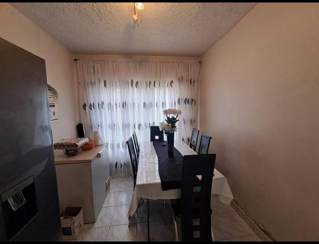 4 BEDROOM APARTMENT FOR SALE IN TONGAAT CENTRAL